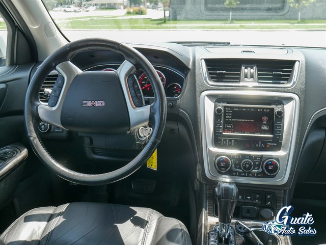GMC Acadia photo 10