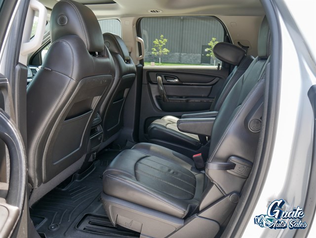 GMC Acadia photo 12