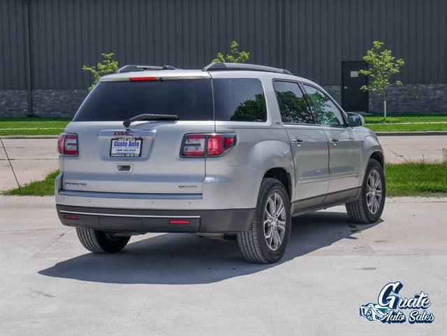 GMC Acadia photo 16