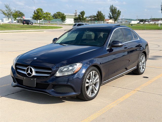Mercedes-Benz C-Class photo 3