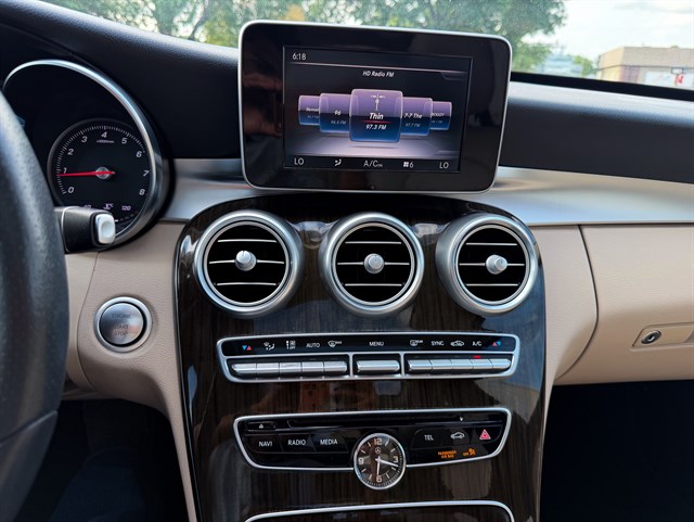 Mercedes-Benz C-Class photo 8