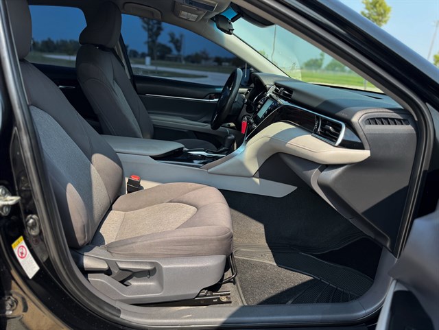 Toyota Camry photo 21