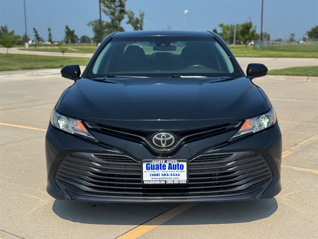 Toyota Camry photo 2