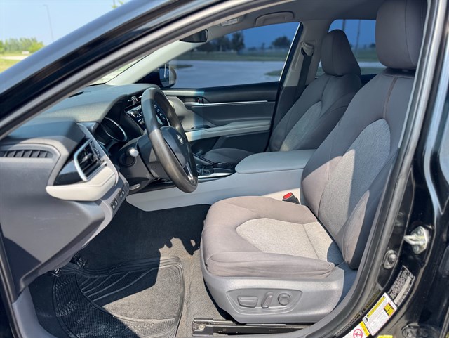 Toyota Camry photo 14