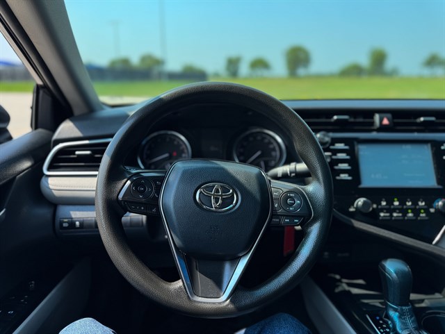 Toyota Camry photo 7