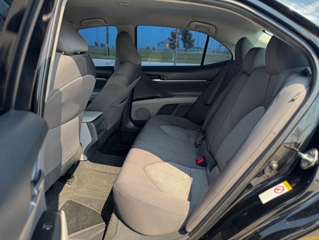Toyota Camry photo 15
