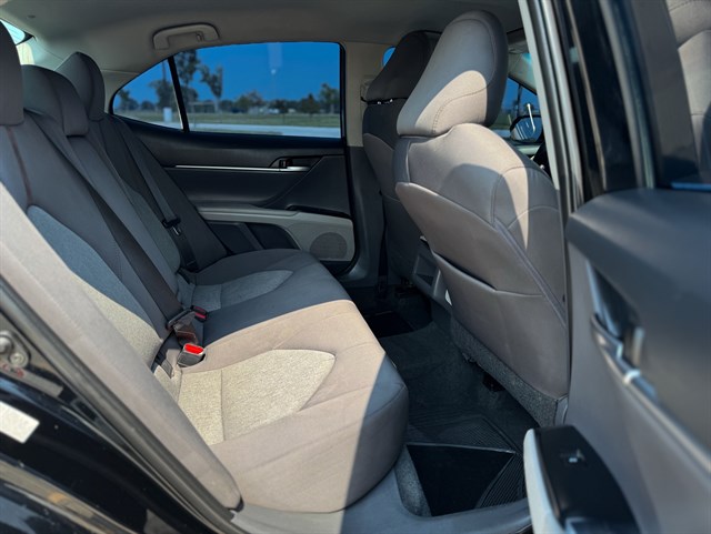 Toyota Camry photo 20