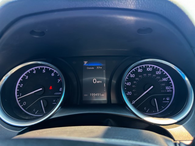 Toyota Camry photo 8