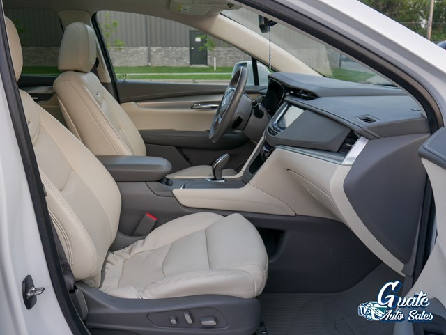 Cadillac XT5 photo 18