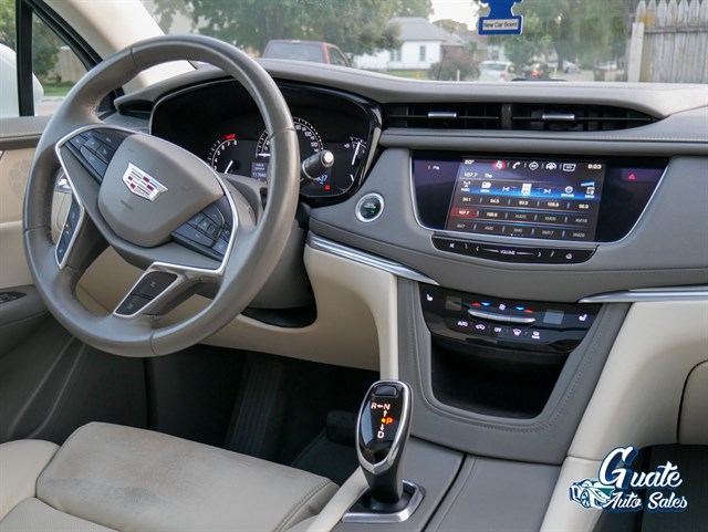 Cadillac XT5 photo 10