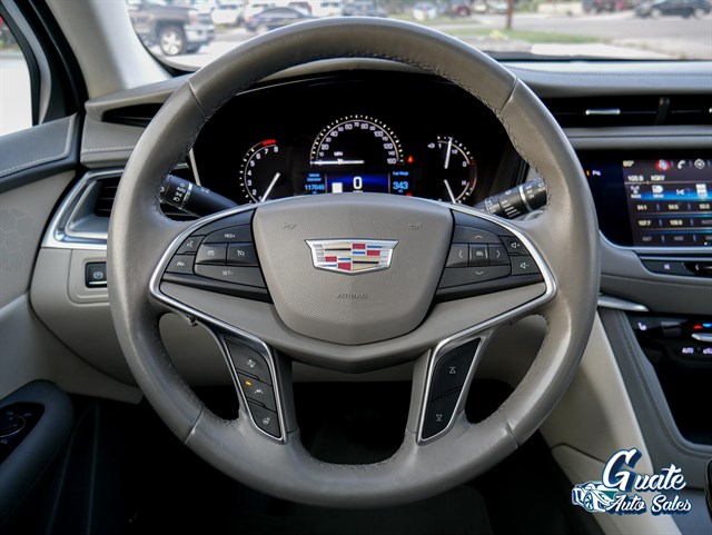 Cadillac XT5 photo 8