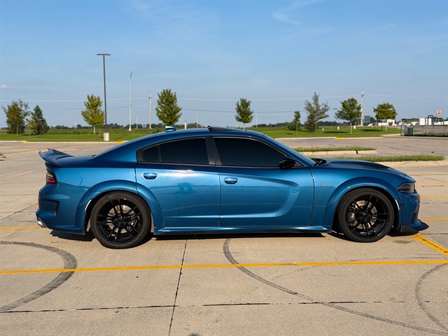 Dodge Charger photo 9