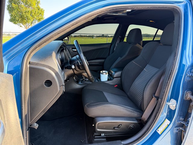 Dodge Charger photo 15