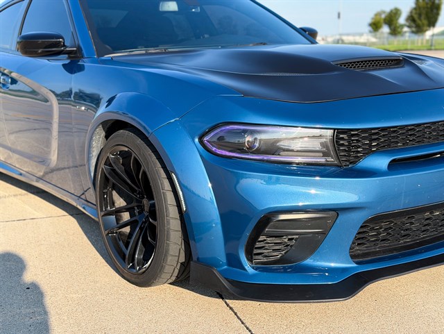 Dodge Charger photo 2