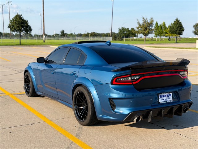 Dodge Charger photo 6