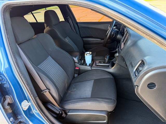 Dodge Charger photo 18