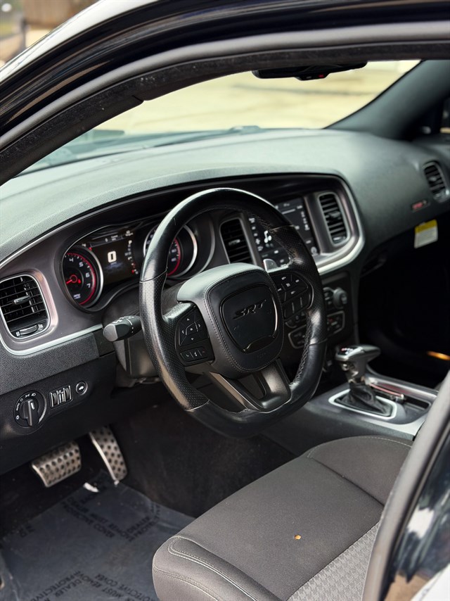 Dodge Charger photo 7