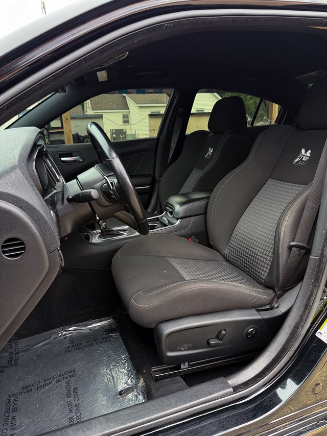 Dodge Charger photo 12