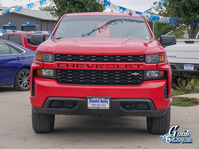Chevrolet Silverado photo 2