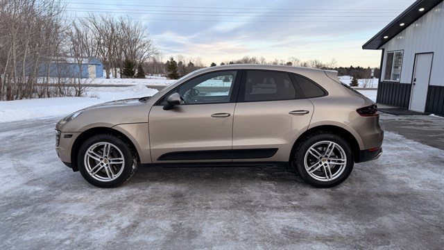 2017 Porsche Macan Standard's photo