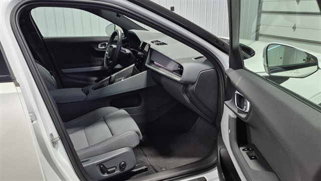 Polestar 2 photo 24