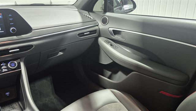 Hyundai Sonata photo 18