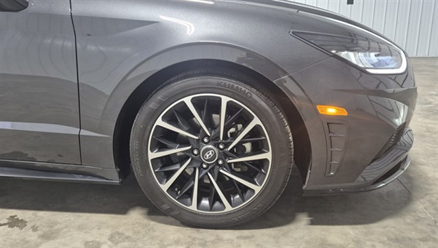 Hyundai Sonata photo 9