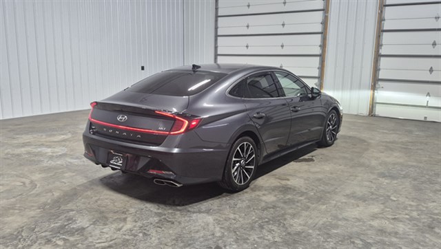 Hyundai Sonata photo 4