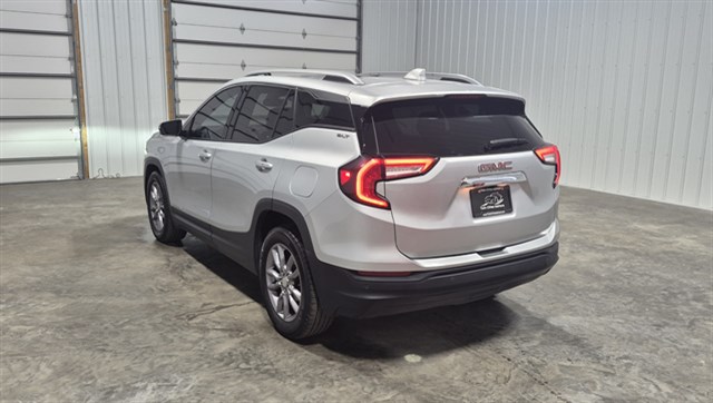 GMC Terrain photo 2