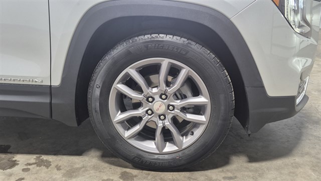 GMC Terrain photo 9