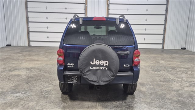 Jeep Liberty photo 3