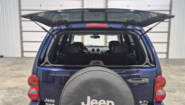 Jeep Liberty photo 21