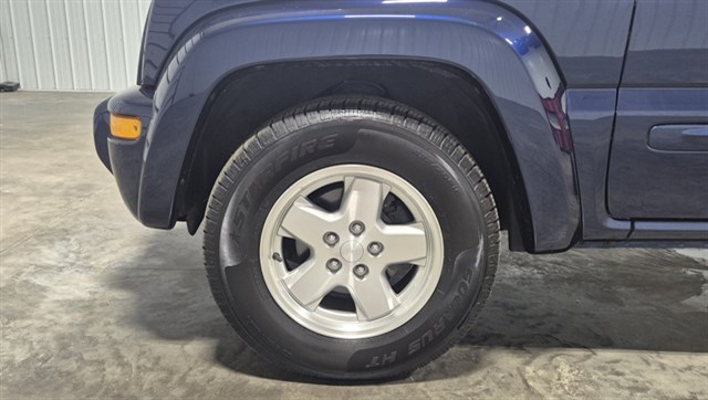 Jeep Liberty photo 9