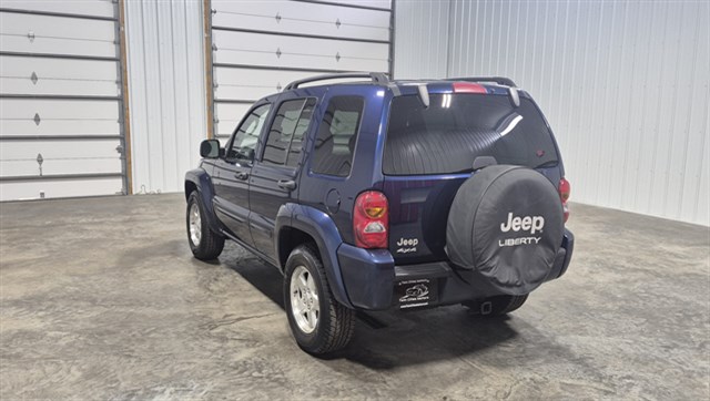 Jeep Liberty photo 2