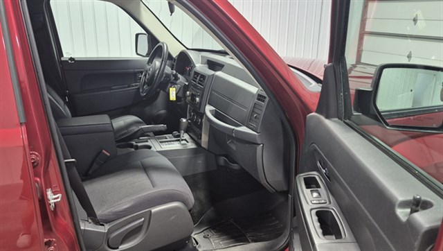 Jeep Liberty photo 21