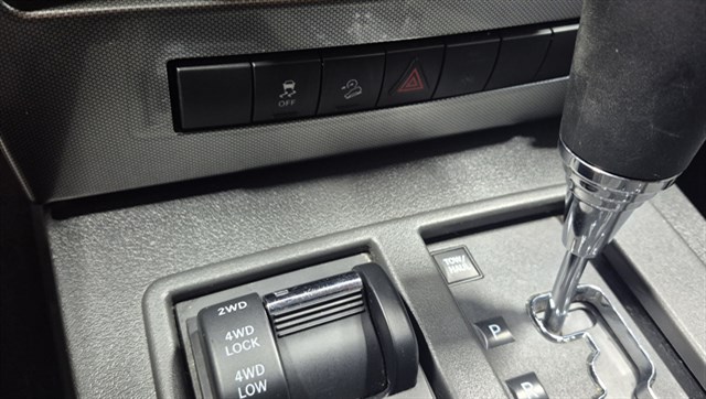 Jeep Liberty photo 16