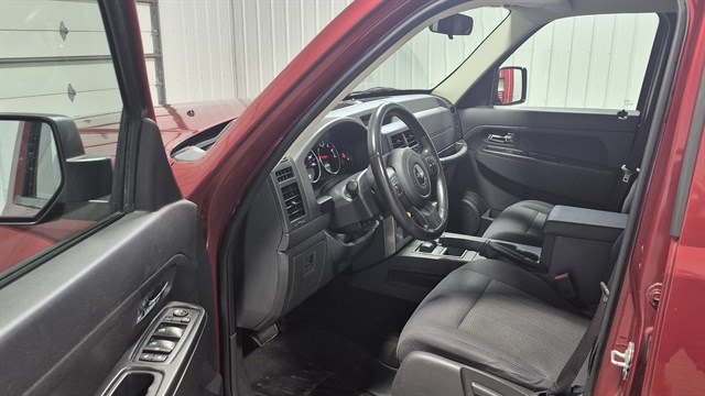 Jeep Liberty photo 19