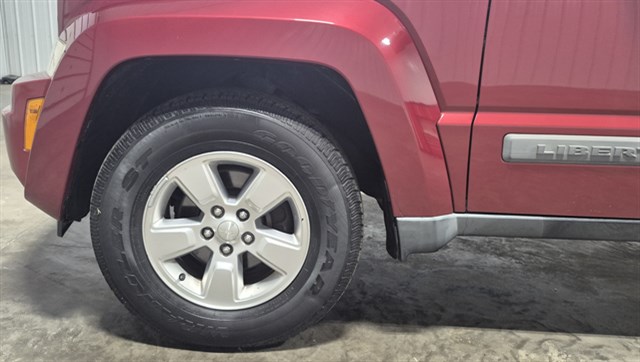 Jeep Liberty photo 9