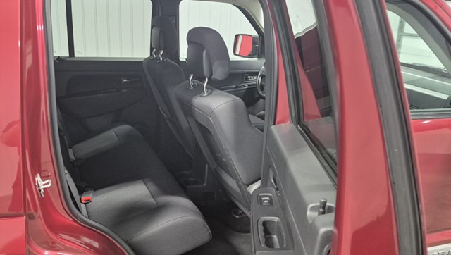 Jeep Liberty photo 22