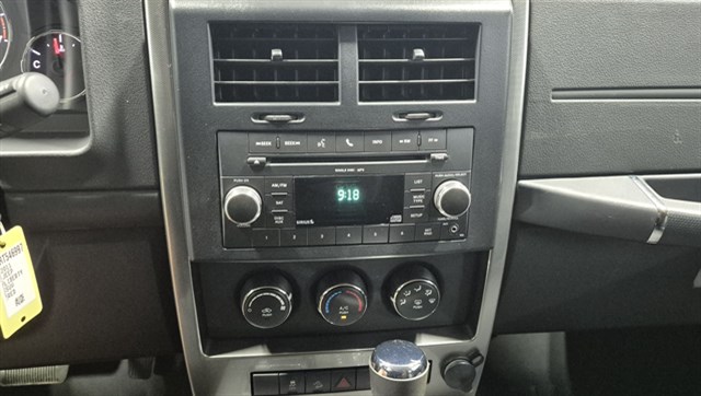 Jeep Liberty photo 14