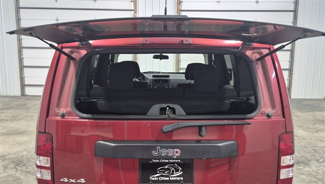Jeep Liberty photo 25