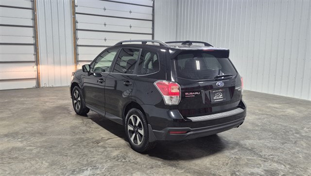 Subaru Forester photo 2