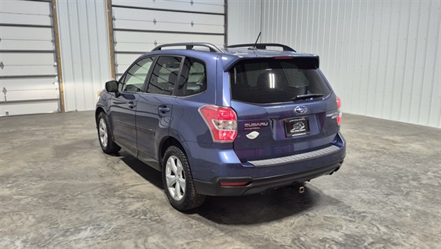 Subaru Forester photo 2