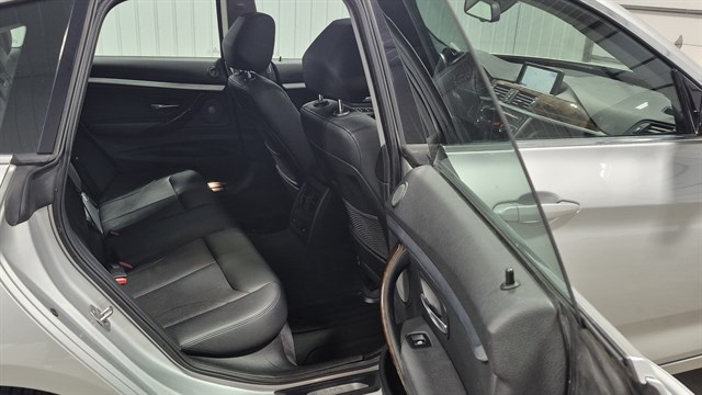 BMW 3 Series photo 23