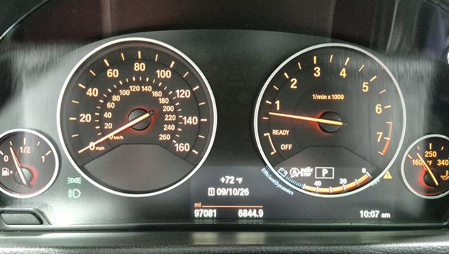 BMW 3 Series photo 13