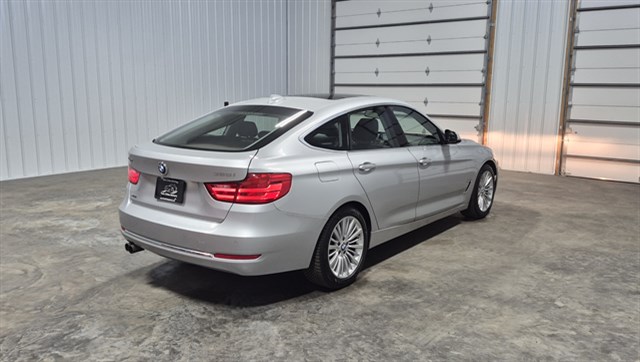 BMW 3 Series photo 4