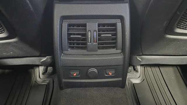 BMW 3 Series photo 24
