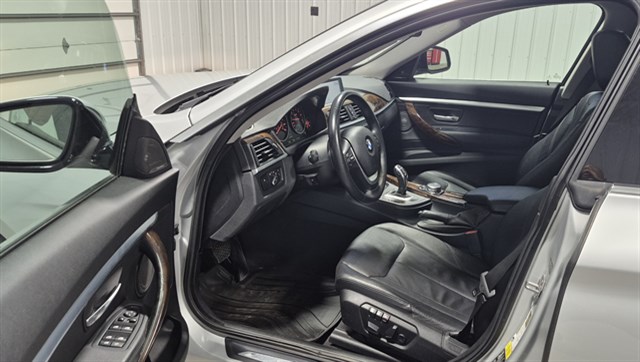 BMW 3 Series photo 20