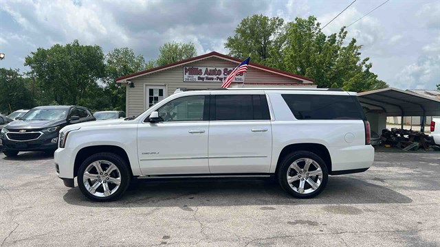2016 GMC Yukon XL Denali's photo