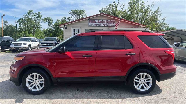 2015 Ford Explorer Base's photo